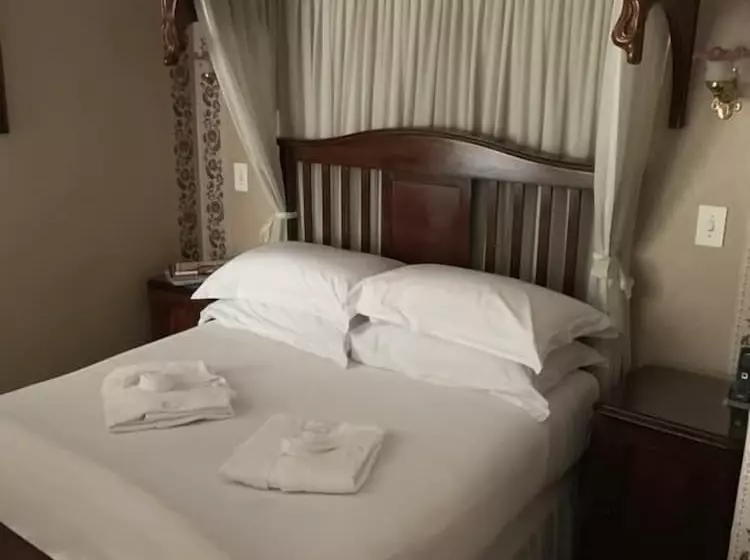 בית מלון כפרי Whistletree Manor Boutique