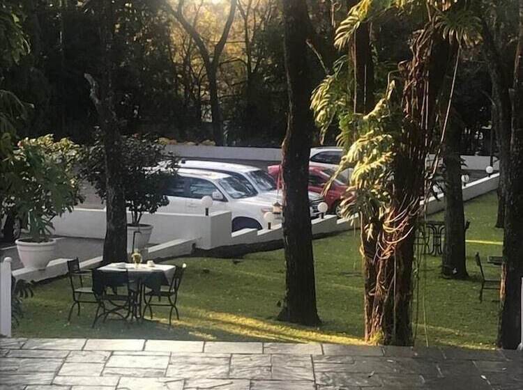 호텔 Whistletree Manor Boutique