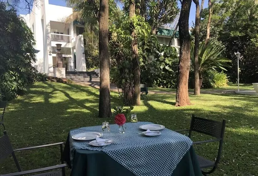 בית מלון כפרי Whistletree Manor Boutique