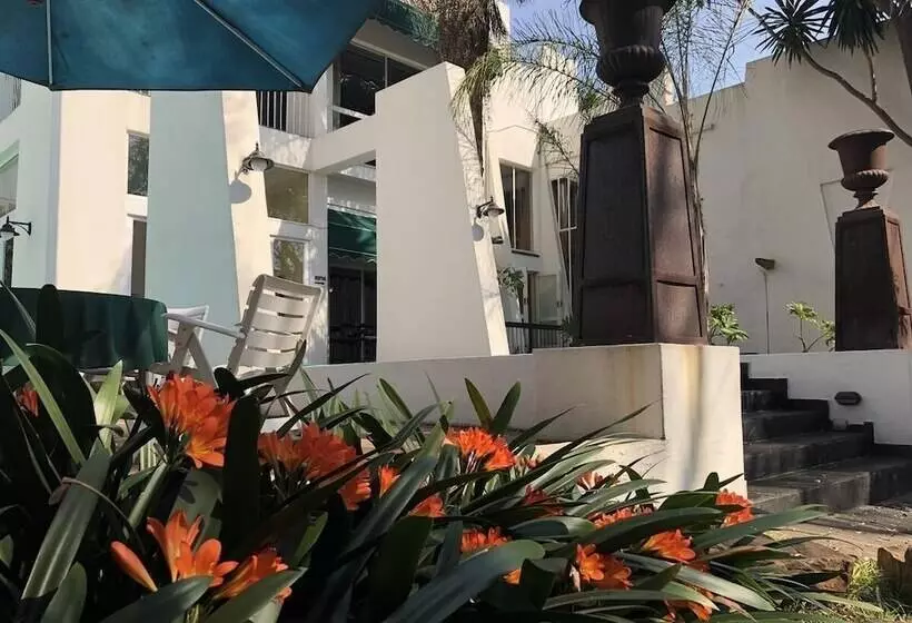 בית מלון כפרי Whistletree Manor Boutique