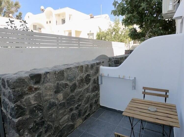 Anny Studios & Rooms Perissa Beach