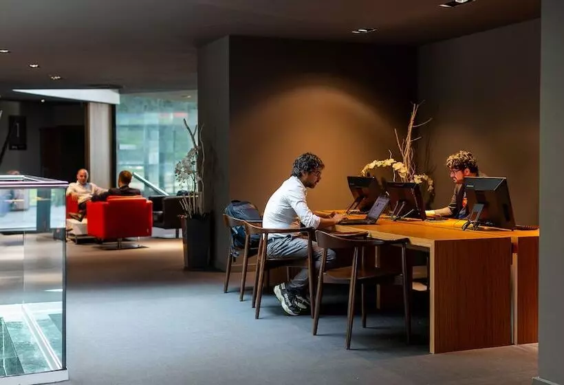 בית מלון כפרי Bah Barcelona Airport