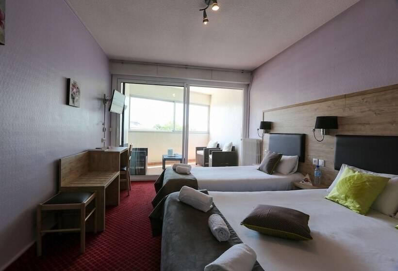 Brit Hotel Bleu Nuit