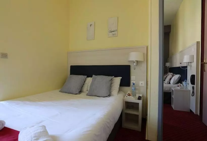 Brit Hotel Bleu Nuit