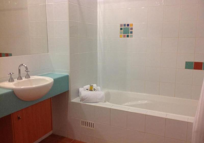 Hotel Flynns Beach Resort