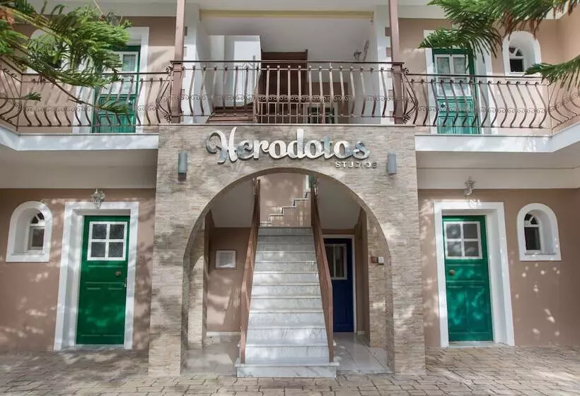 هتل Herodotos Studios