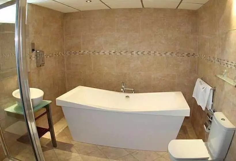 בית מלון כפרי Inn On The Prom At The Fernlea