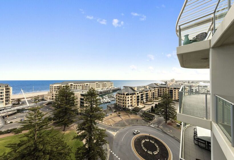 Hotel Oaks Glenelg Liberty Suites