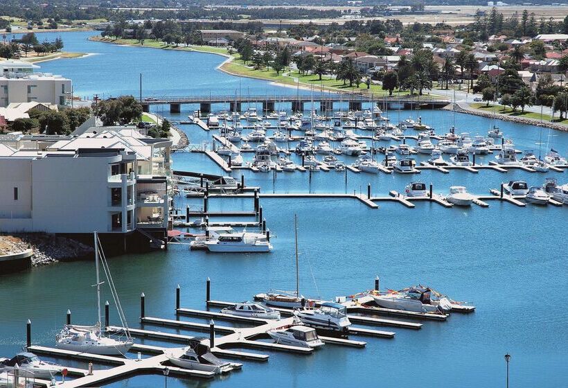 Hotel Oaks Glenelg Liberty Suites