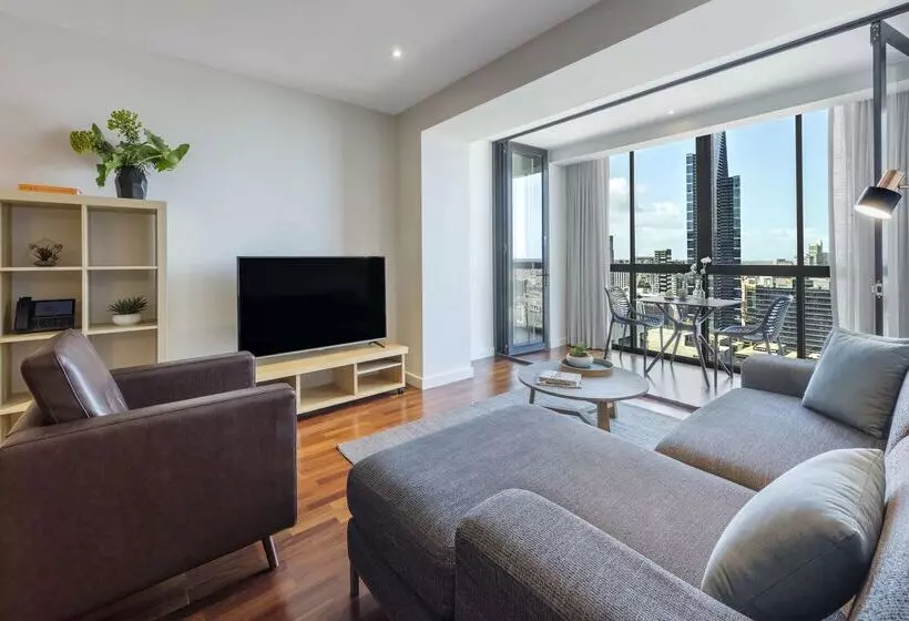 Отель Oaks Melbourne On Market