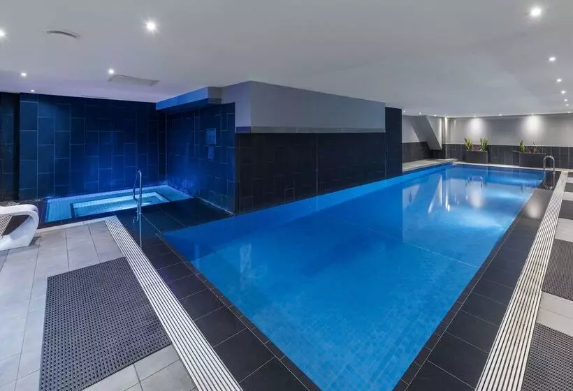 Отель Oaks Melbourne On Market