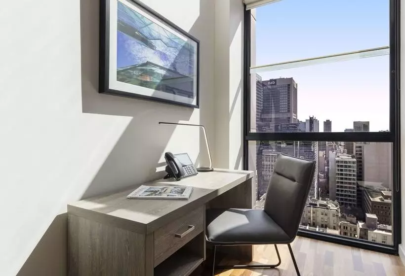 Отель Oaks Melbourne On Market