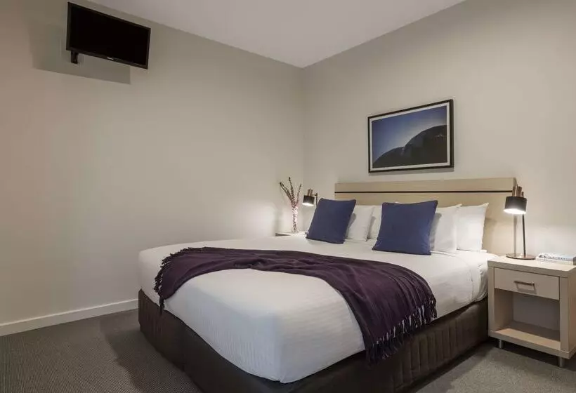 Отель Oaks Melbourne On Market