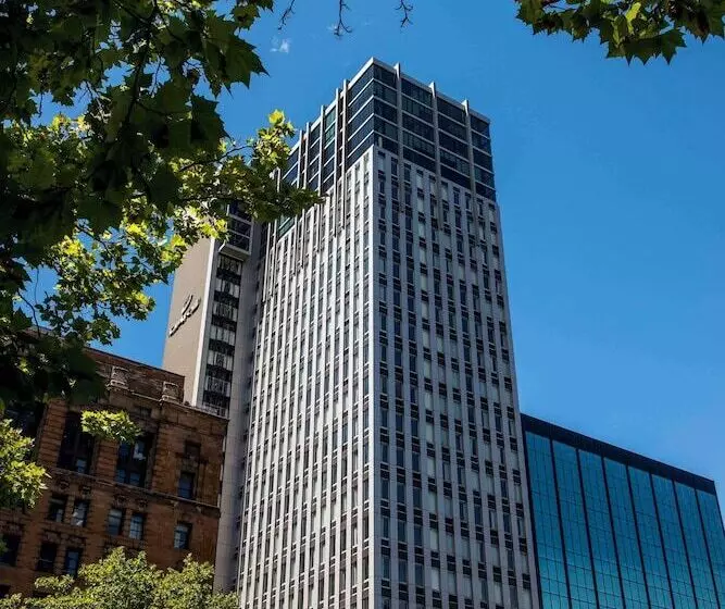 Отель Oaks Melbourne On Market