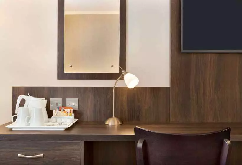 فندق Ramada Bristol West