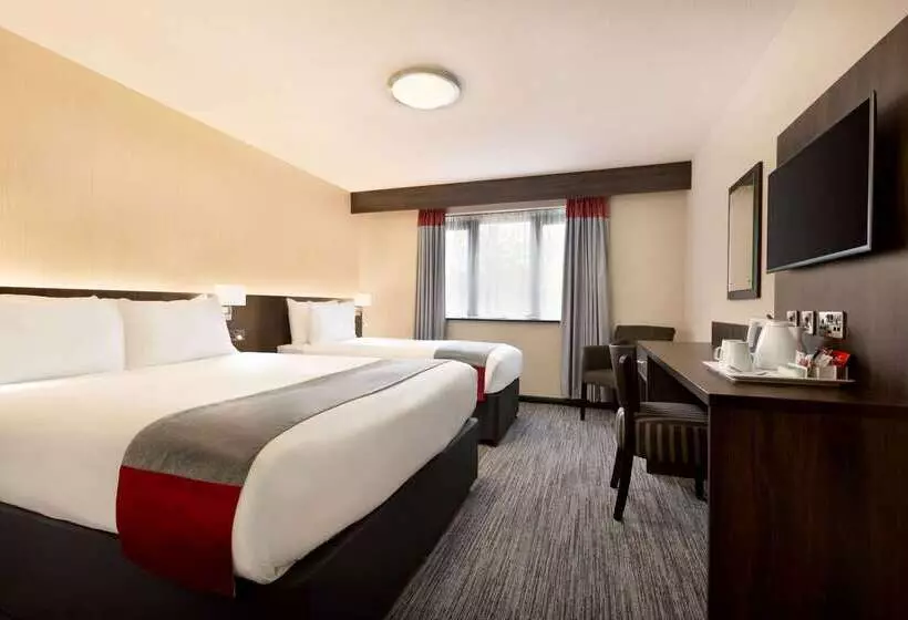 فندق Ramada Bristol West