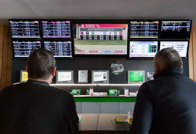 Отель Shoreline