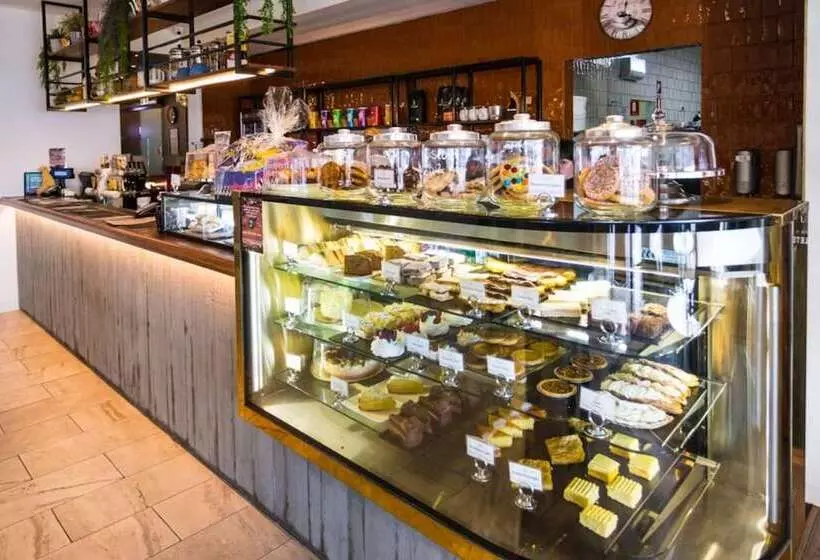 Отель Shoreline