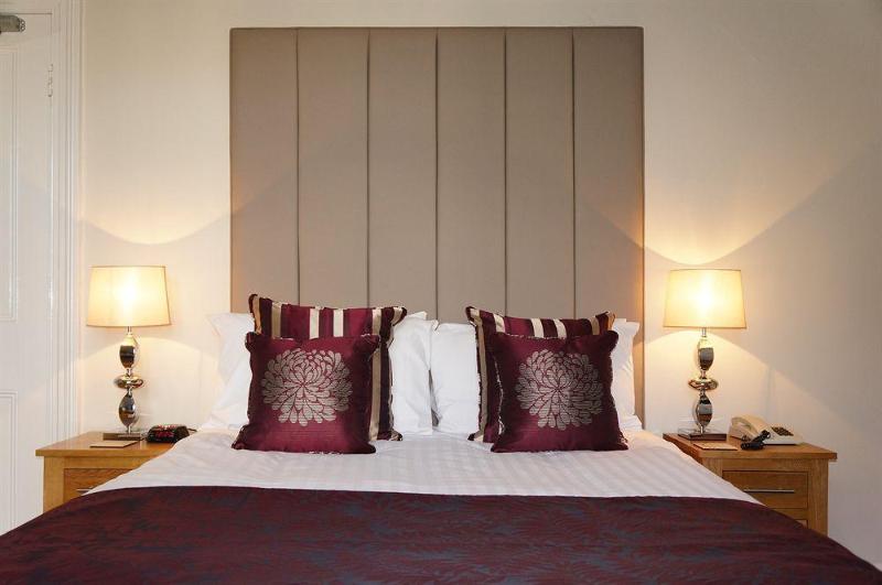 Hotel The Lawn Guest House Gatwick