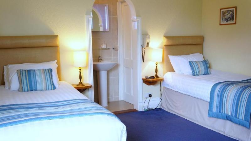 Hotel The Lawn Guest House Gatwick