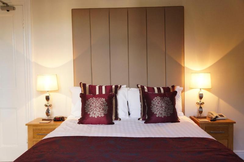 Hotel The Lawn Guest House Gatwick