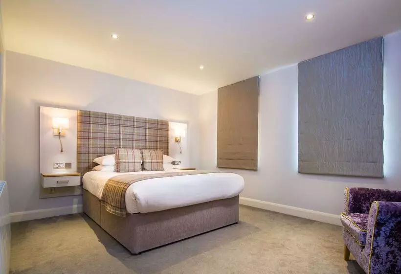 White Hart Hotel & Apartments