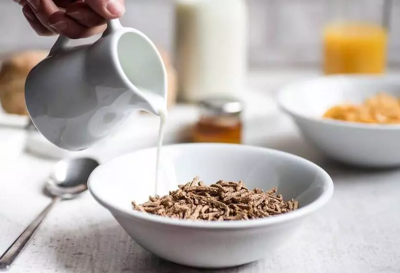 White Hart Hotel & Apartments