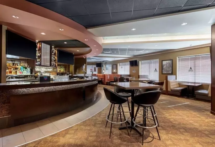 酒店 Best Western Cold Lake Inn