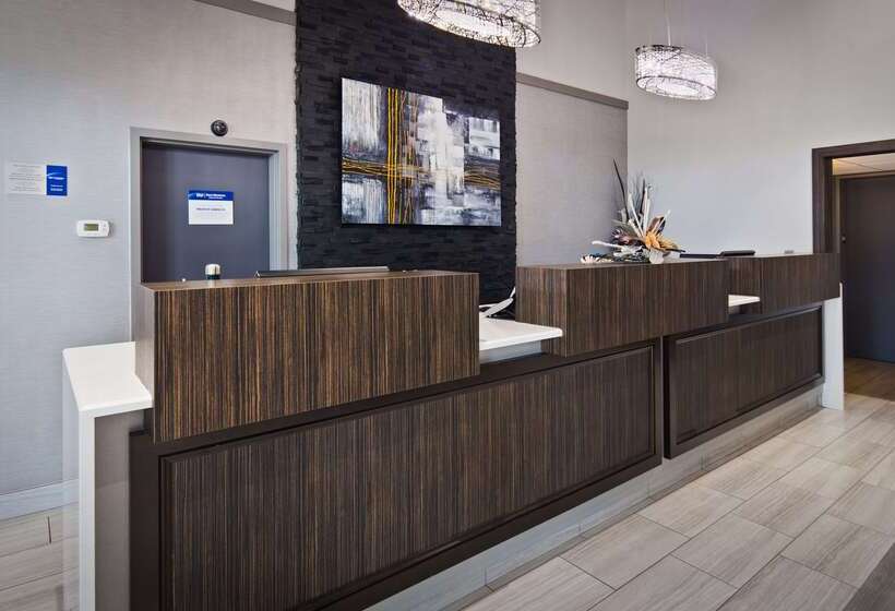 هتل Best Western Plus Moncton