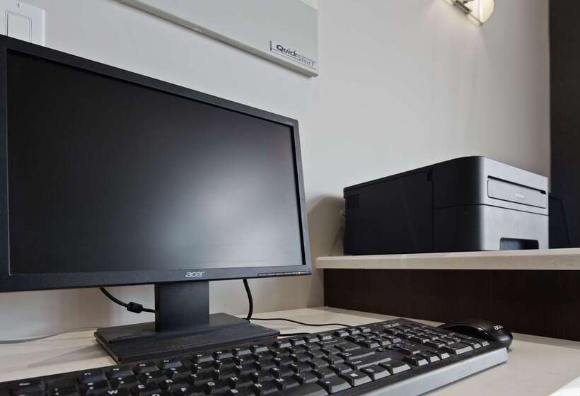 هتل Best Western Plus Moncton