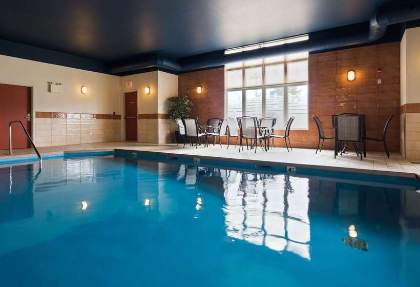 هتل Best Western Plus Moncton