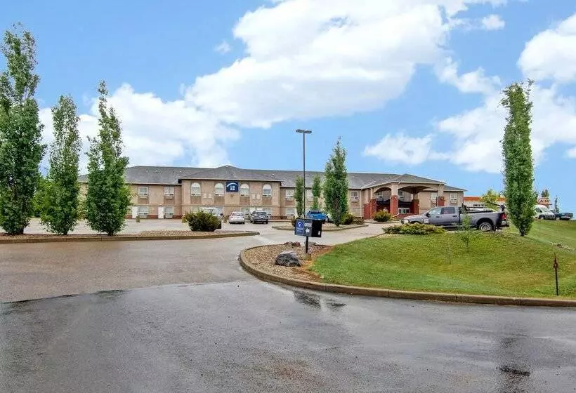 Rimbey Ridge Hotel & Suites