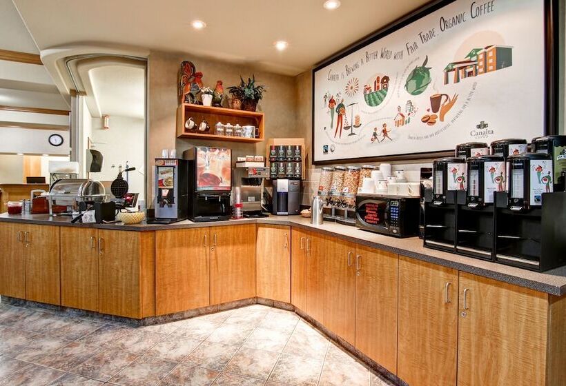 Rimbey Ridge Hotel & Suites