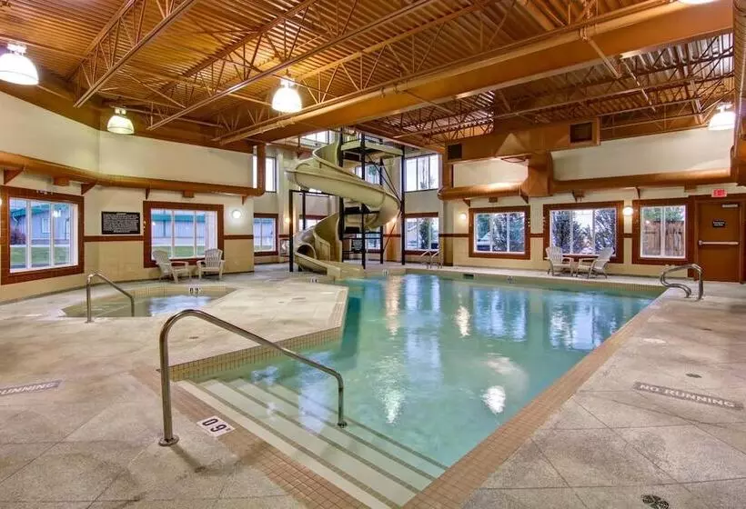 Rimbey Ridge Hotel & Suites