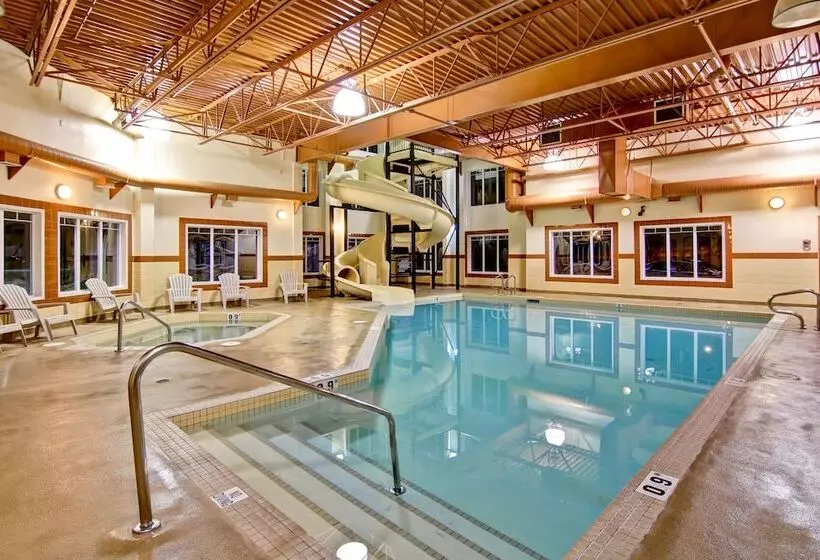 Rimbey Ridge Hotel & Suites