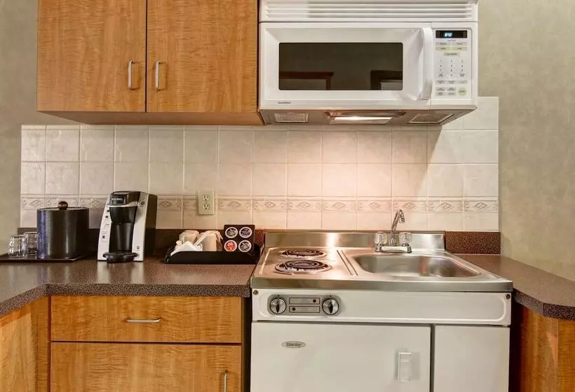 Rimbey Ridge Hotel & Suites