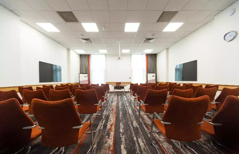 Clayton Hotel, Leeds