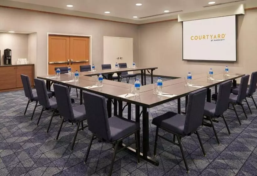 בית מלון כפרי Courtyard By Marriott Toronto Markham
