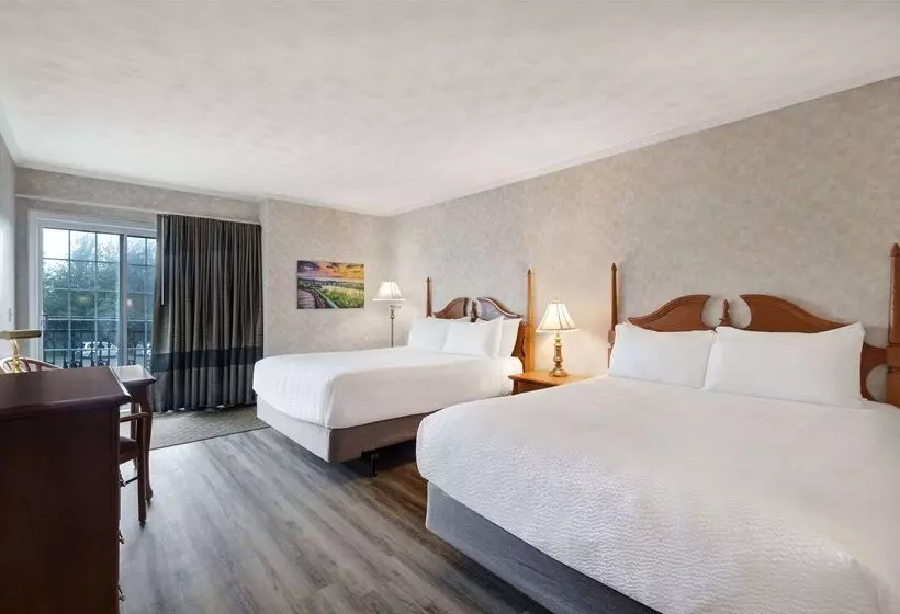 בית מלון כפרי Days Inn By Wyndham Edmundston