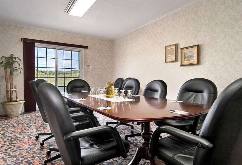 فندق Days Inn By Wyndham Edmundston