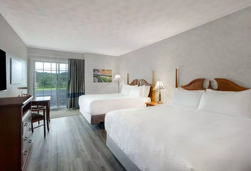 בית מלון כפרי Days Inn By Wyndham Edmundston