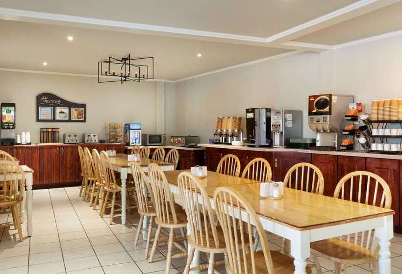 فندق Days Inn By Wyndham Edmundston