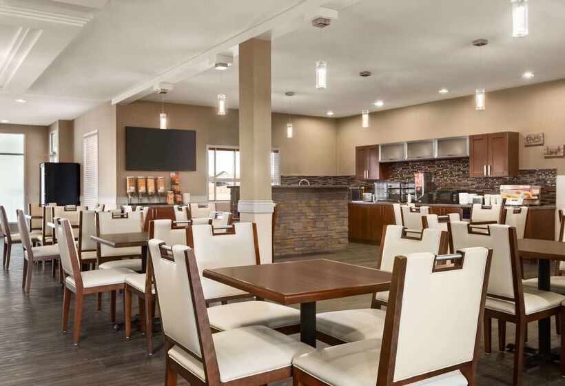 Szálloda Days Inn & Suites By Wyndham Brooks