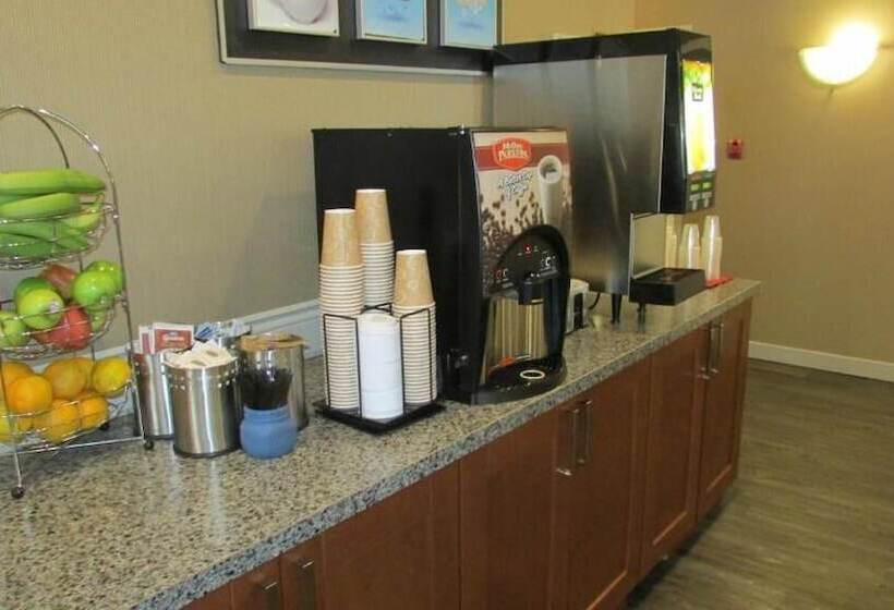 Szálloda Days Inn & Suites By Wyndham Brooks