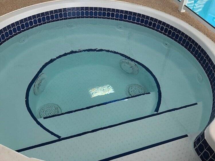 Szálloda Days Inn & Suites By Wyndham Brooks