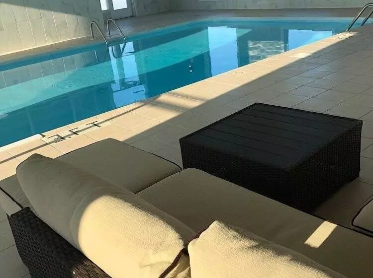 호텔 Days Inn & Suites By Wyndham Brooks