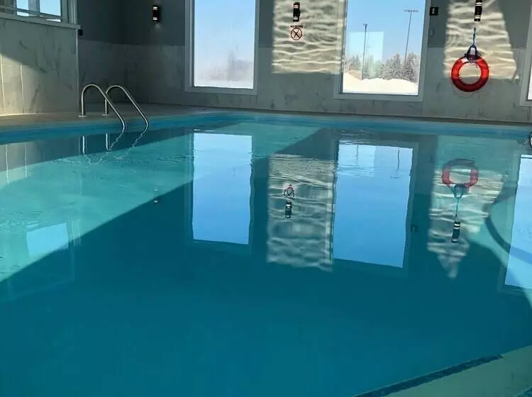 호텔 Days Inn & Suites By Wyndham Brooks