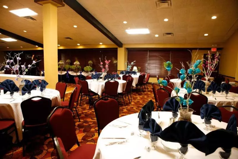 Sonesta Hotel Grand Rapids Airport