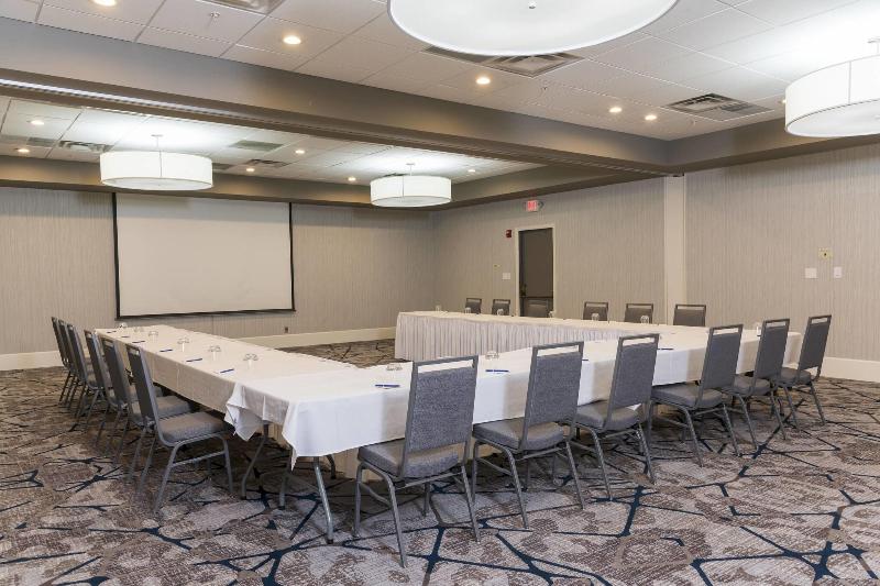 Sonesta Hotel Grand Rapids Airport