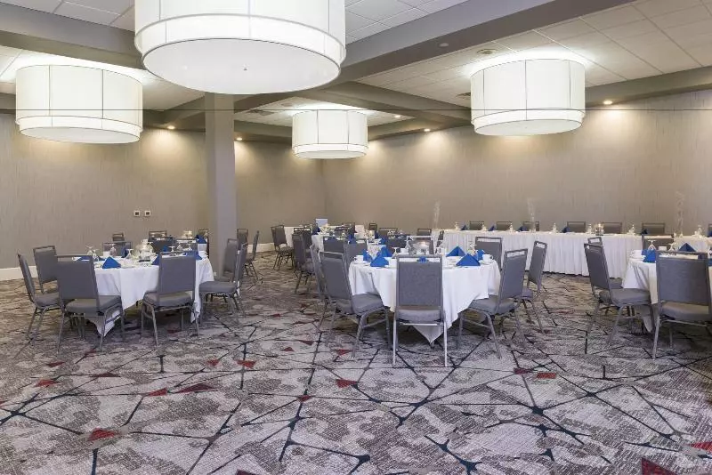 Sonesta Hotel Grand Rapids Airport